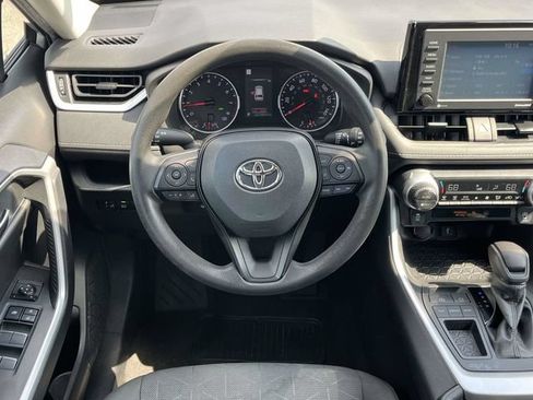 Used 2022 Toyota RAV4 XLE FWD image 17