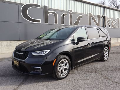 Used 2024 Chrysler Pacifica Limited