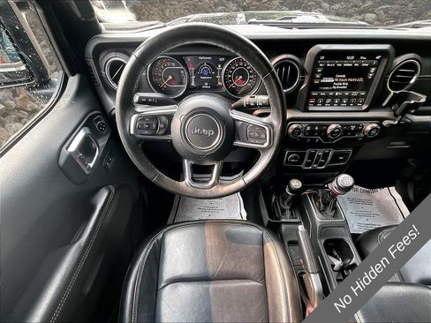 Used 2018 Jeep Wrangler Unlimited Sahara w/ Dual Top Group AWD/4WD image 5