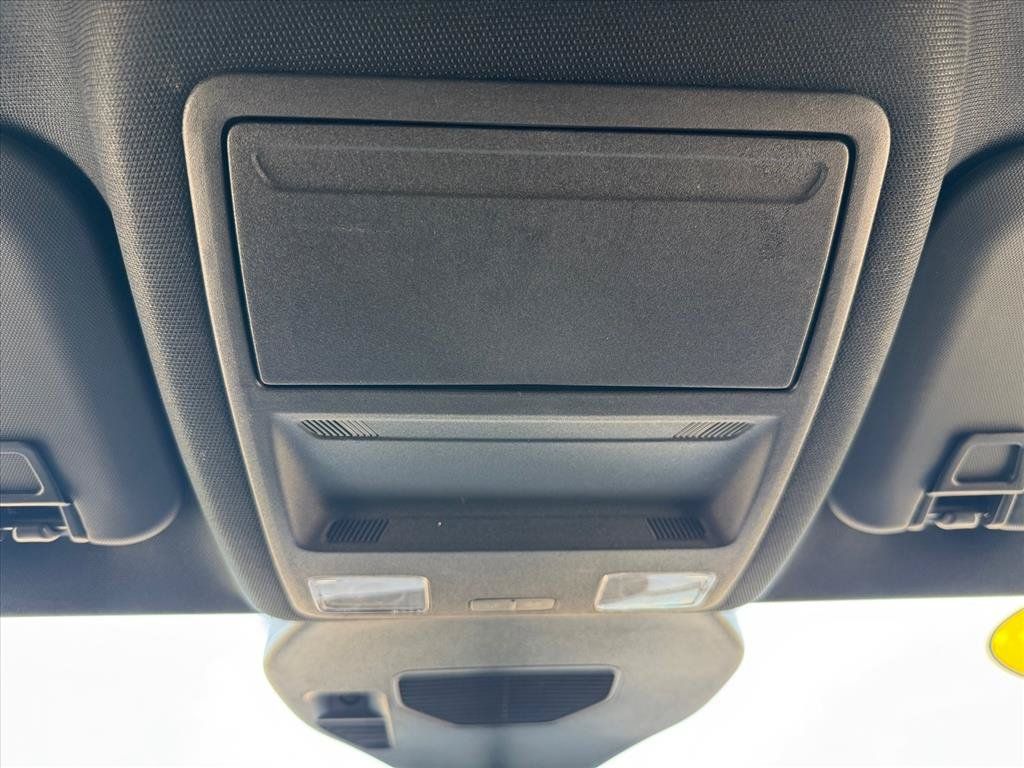 Used 2025 Ford Escape ST-Line FWD image 17