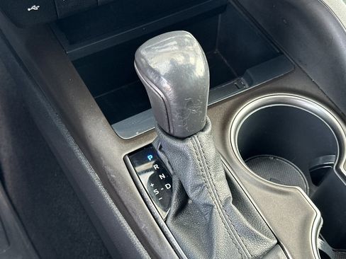 Certified 2021 Toyota Camry SE image 20