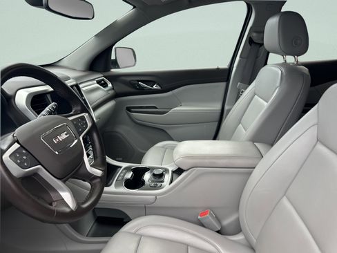 Used 2023 GMC Acadia SLT image 11