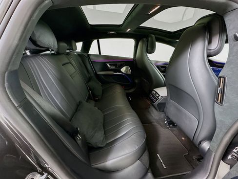 Used 2023 Mercedes-Benz EQS 580 580 image 30