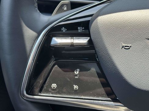 Used 2025 Cadillac Lyriq Sport AWD/4WD image 18