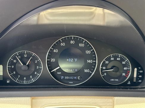 Used 2009 Mercedes-Benz CLK 550 Coupe image 19