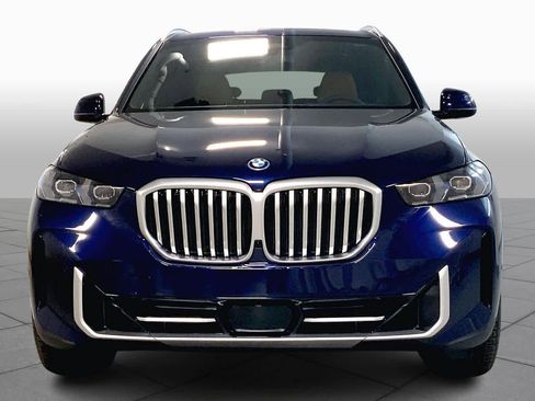 New 2026 BMW X5 xDrive50e image 3