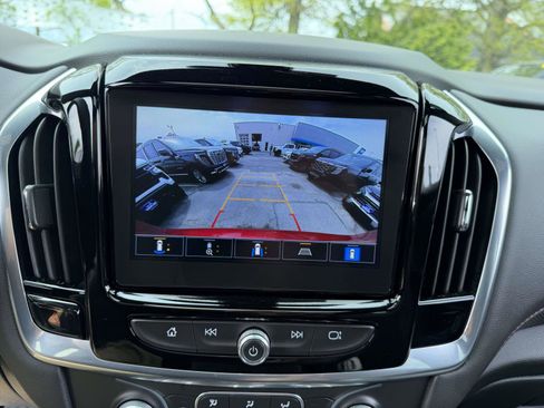 Used 2023 Chevrolet Traverse RS AWD/4WD image 25