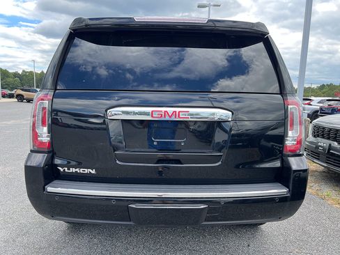 Used 2018 GMC Yukon Denali w/ Open Road Package AWD/4WD image 4