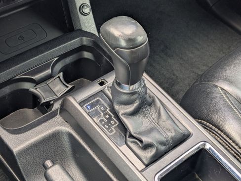 Used 2019 Toyota Tacoma TRD Sport AWD/4WD image 22