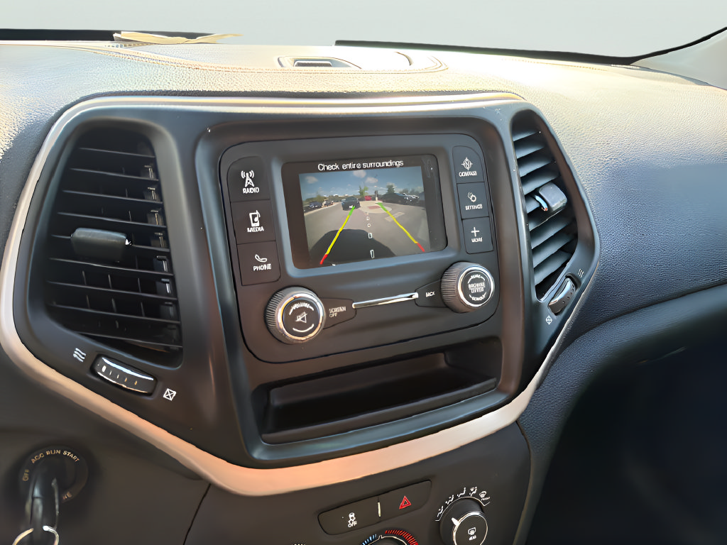 Used 2016 Jeep Cherokee Sport FWD image 28