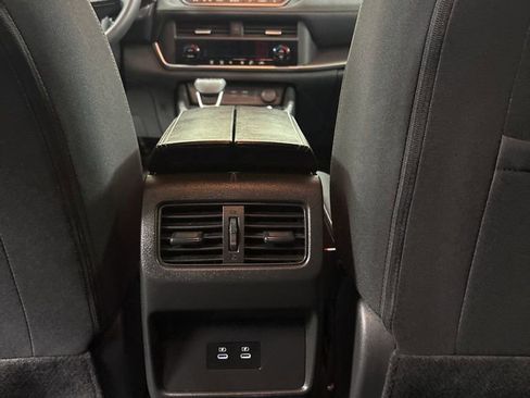 Used 2024 Nissan Rogue SV image 19