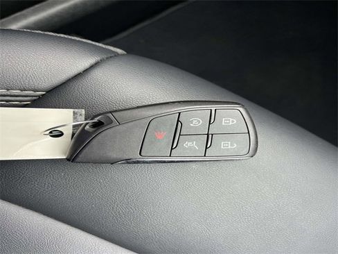 Used 2024 GMC Acadia Elevation image 38