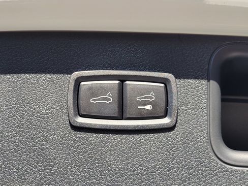 Certified 2026 Porsche Macan S AWD/4WD image 30