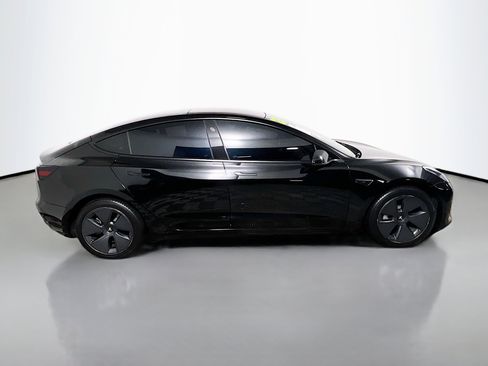 Used 2023 Tesla Model 3 Standard Range image 3