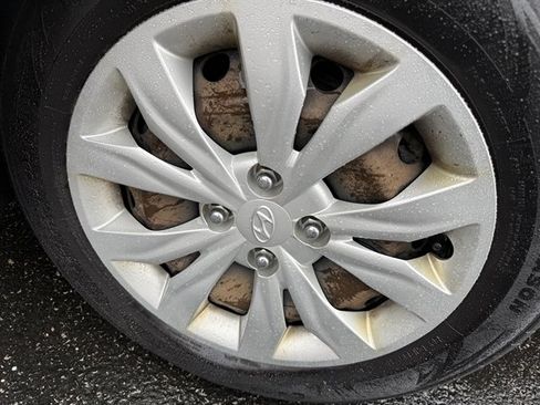 Used 2019 Hyundai Accent SE FWD image 30