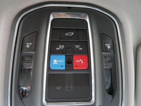 Used 2023 Jeep Grand Cherokee Limited AWD/4WD image 25