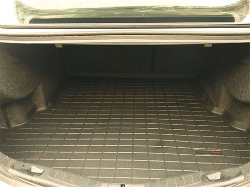 Used 2018 Ford Fusion SE w/ Fusion SE Technology Package image 17