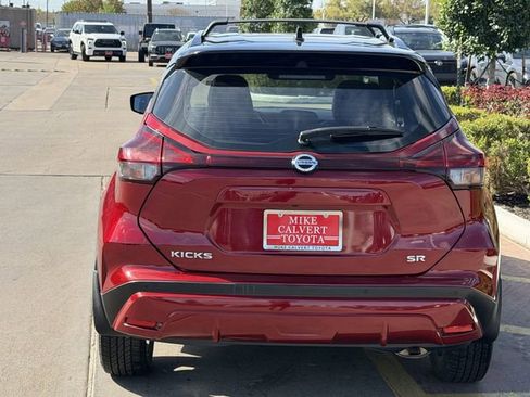 Used 2021 Nissan Kicks SR w/ SR Premium Package image 5