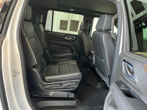 Used 2021 Chevrolet Suburban Premier w/ Premium Package AWD/4WD image 22