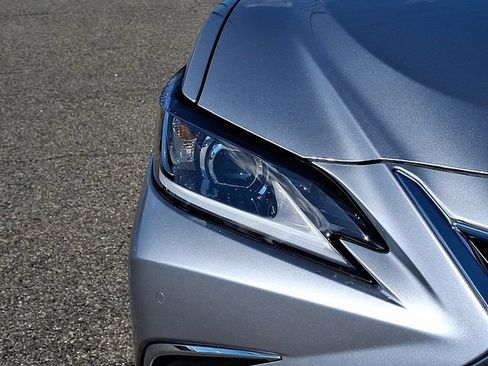 Certified 2024 Lexus ES 350 w/ Premium Package FWD image 9