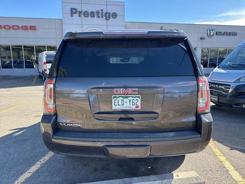 Used 2017 GMC Yukon SLT w/ HD Trailering Package image 5