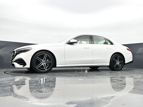 Used 2025 Mercedes-Benz E 450 4MATIC Sedan image 43