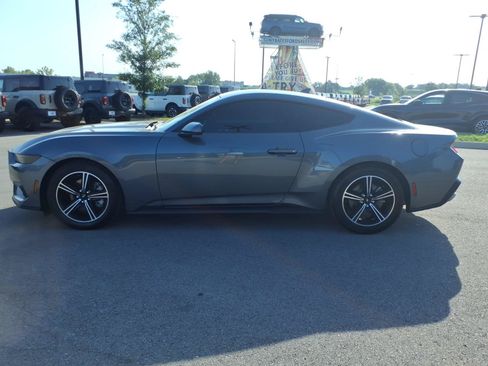 Used 2025 Ford Mustang Coupe RWD image 6