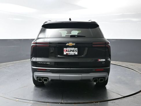 Used 2024 Chevrolet Traverse LT FWD image 13