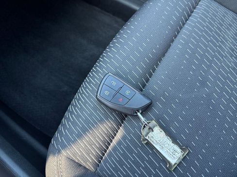 Used 2025 Chevrolet Equinox LT FWD image 22