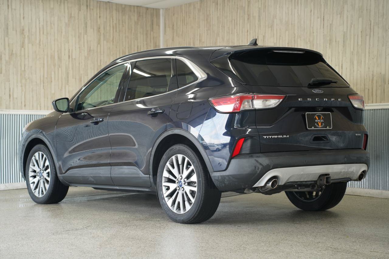 Used 2021 Ford Escape Titanium w/ Class II Trailer Tow Package FWD image 7