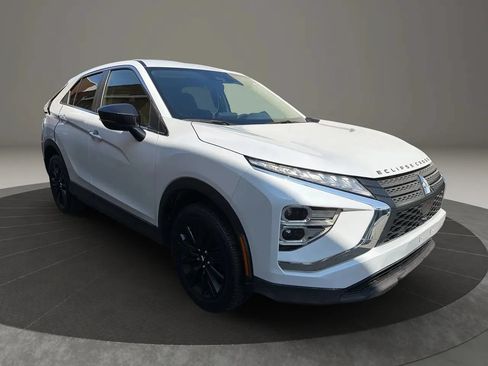 Used 2024 Mitsubishi Eclipse Cross LE AWD/4WD image 3