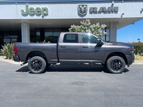 New 2026 RAM 2500 Big Horn AWD/4WD image 3