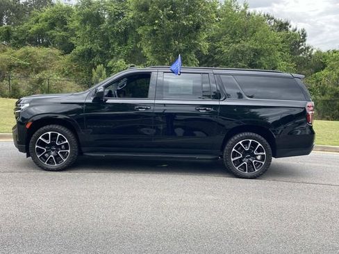 Used 2023 Chevrolet Suburban RST AWD/4WD image 8
