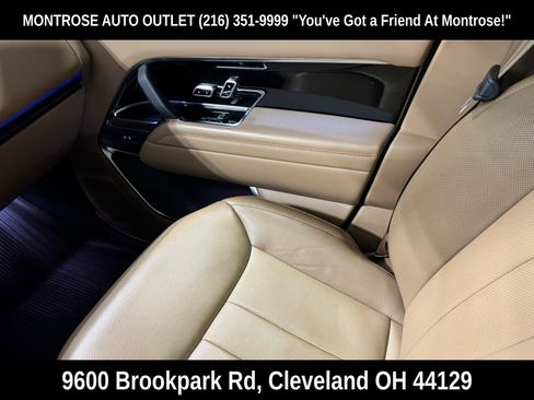 Used 2023 Land Rover Range Rover Long Wheelbase SE AWD/4WD image 40