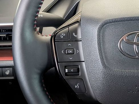 Used 2025 Toyota Prius Plug-In Hybrid FWD image 15