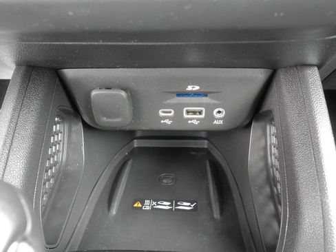 Used 2021 Chevrolet TrailBlazer RS w/ Technology Package AWD/4WD image 27
