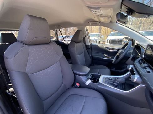 Used 2025 Toyota RAV4 XLE AWD/4WD image 24