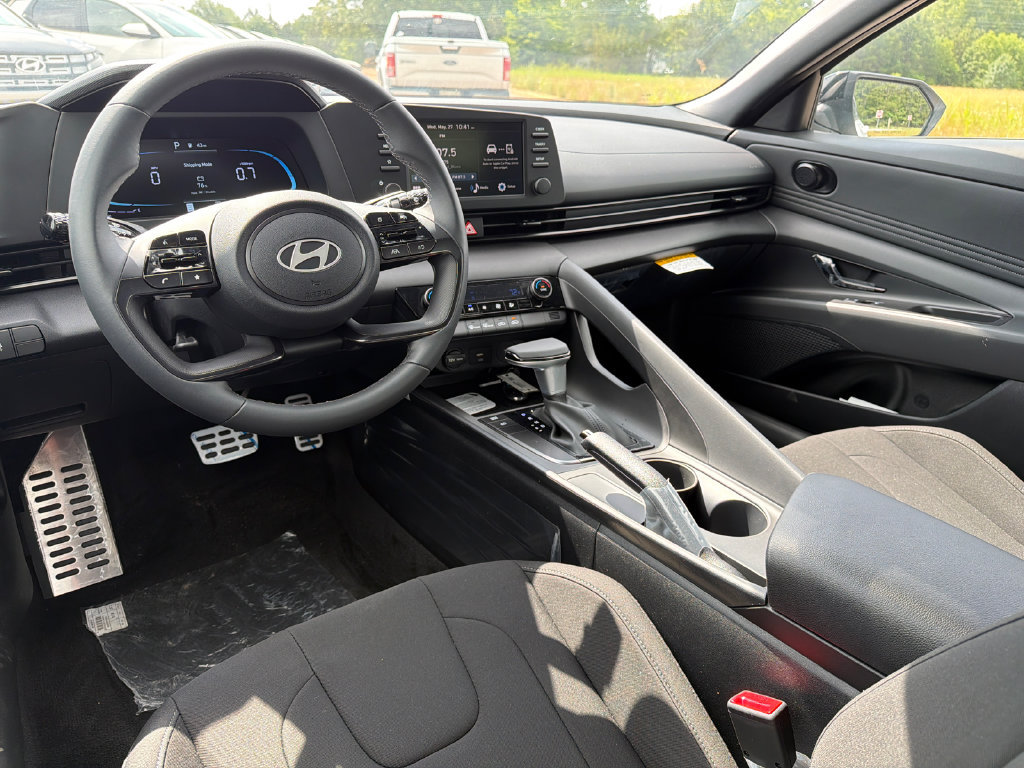 Used 2026 Hyundai Elantra Sport w/ Cargo Package FWD image 22