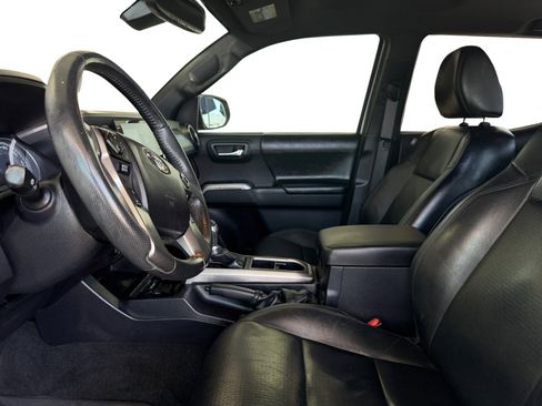 Used 2021 Toyota Tacoma Limited w/ Nightshade Package AWD/4WD image 15