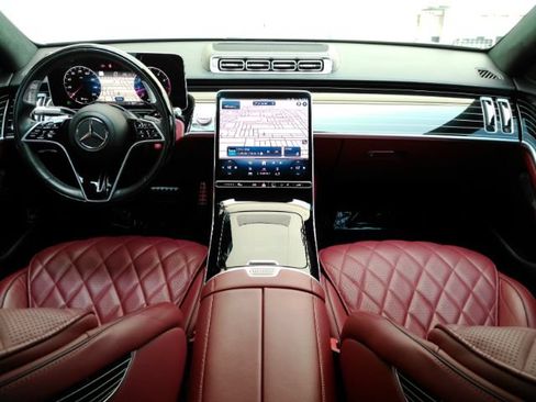 Used 2024 Mercedes-Benz S 580 4MATIC Sedan w/ AMG Line image 2