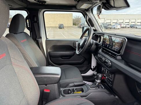 Used 2024 Jeep Wrangler Unlimited Rubicon image 15