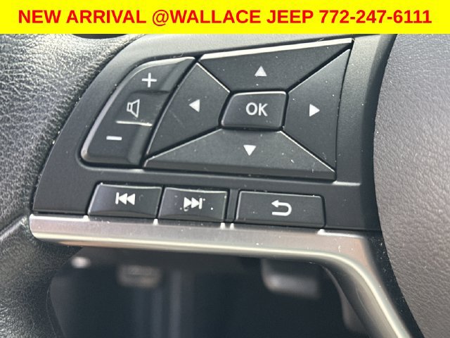 Used 2025 Nissan Altima 2.5 SV FWD image 21