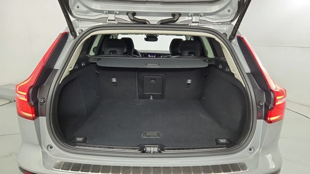 Certified 2026 Volvo V60 B5 Cross Country Plus w/ Climate Package AWD/4WD image 39