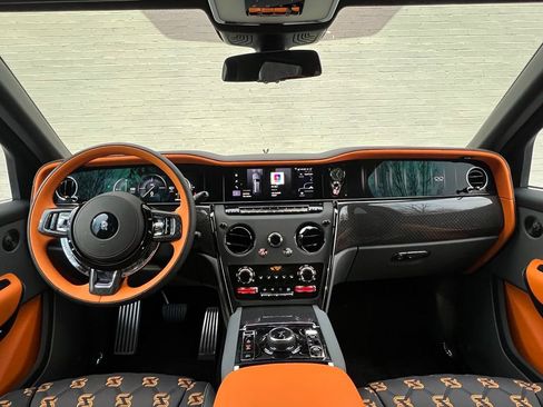 Used 2025 Rolls-Royce Cullinan Black Badge image 4