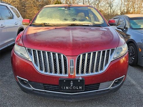 Used 2013 Lincoln MKX AWD image 2