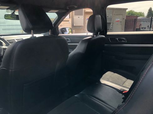 Used 2018 Ford Explorer XLT w/ Equipment Group 202A AWD/4WD image 6