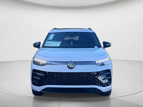New 2026 Volkswagen Tiguan SE R-Line image 3