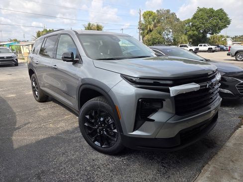 New 2026 Chevrolet Traverse LT w/ Midnight/Sport Edition image 3