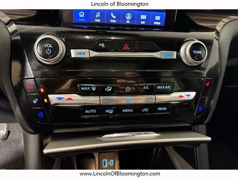 Used 2023 Ford Explorer Limited w/ Limited Technology Package image 35