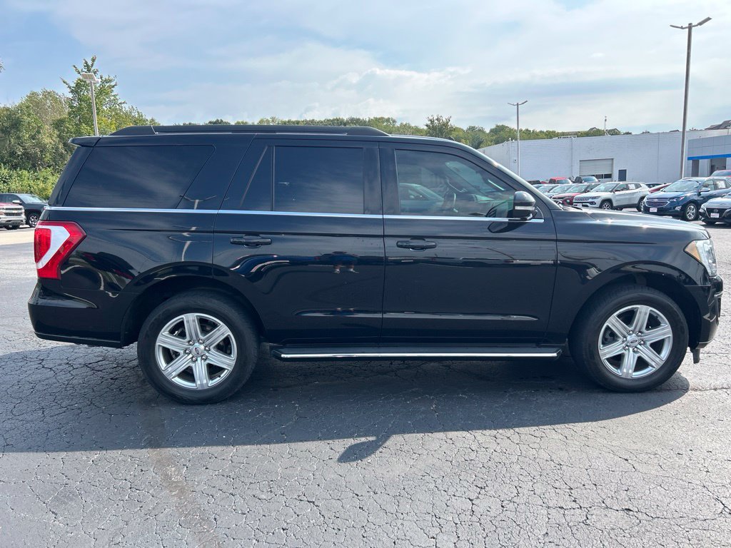 Used 2019 Ford Expedition XLT w/ Equipment Group 202A AWD/4WD image 4